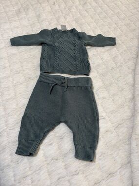 Carter's Dark Green Knit Sweater Set- baby wore the outfit one time.